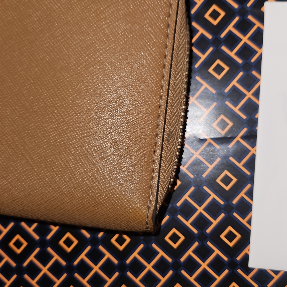 Tory Burch Chocalate Brown And Tan Zip Wallets (Choose Your Wallet) - Picture 10 of 10